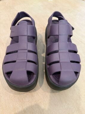 CROCS Purple Fisherman-Style Slip-On Sandals